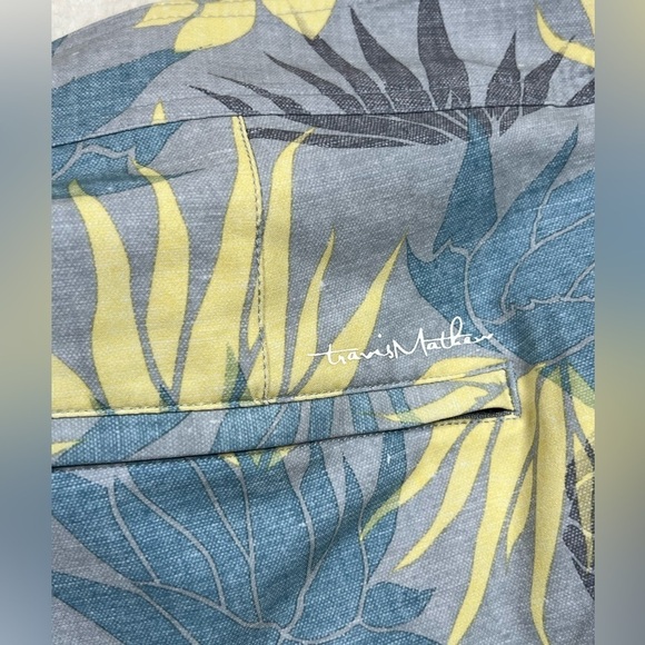 NWT Travis Mathew 42W Lifestyle Palm Floral Pattern Stretch Band Trunks Swim - Picture 11 of 13